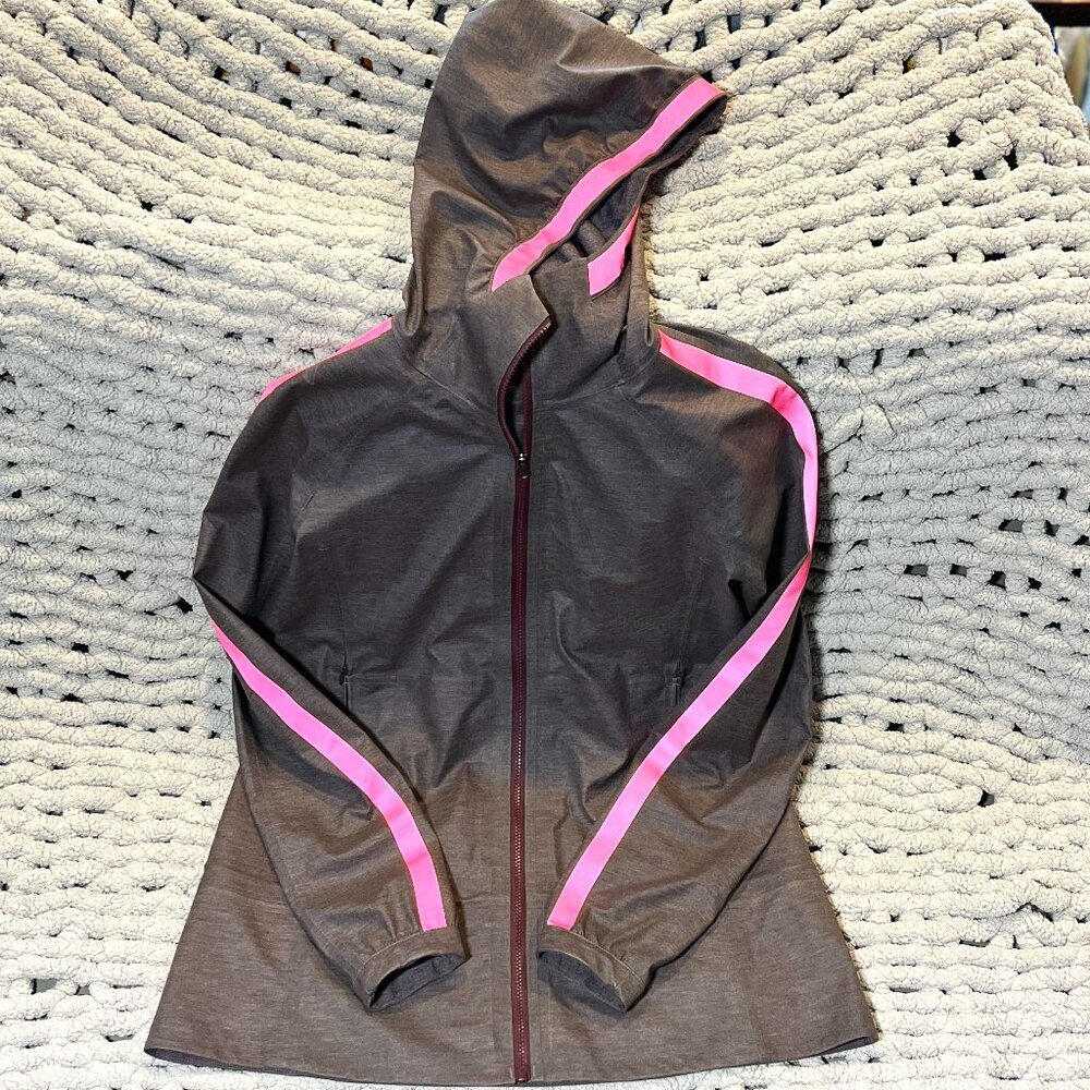 Lululemon The Drizz Lightweight Rain Jacket in Black Cherry Size 4